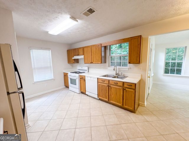 2492 Halcyon Way, Lawrenceville, GA 30044
