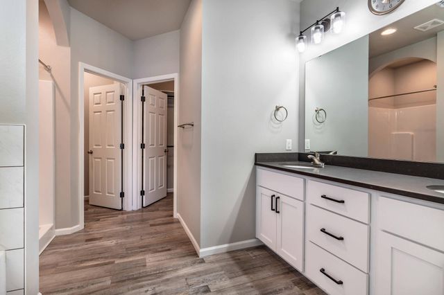 1052 50th Avenue W, West Fargo, ND 58078