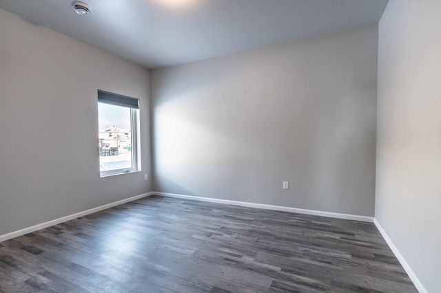 1052 50th Avenue W, West Fargo, ND 58078