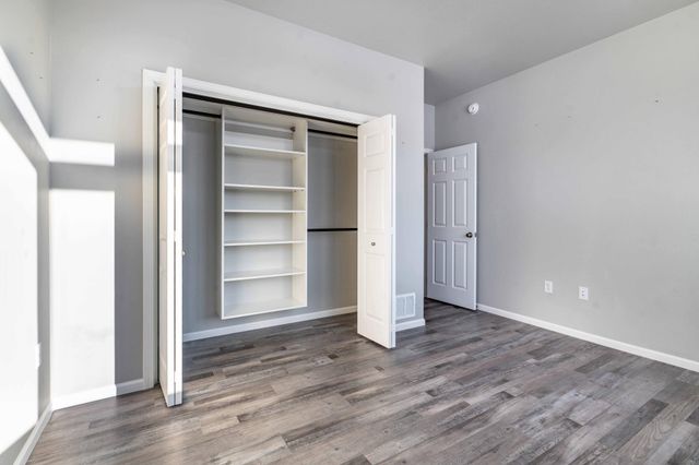 1052 50th Avenue W, West Fargo, ND 58078