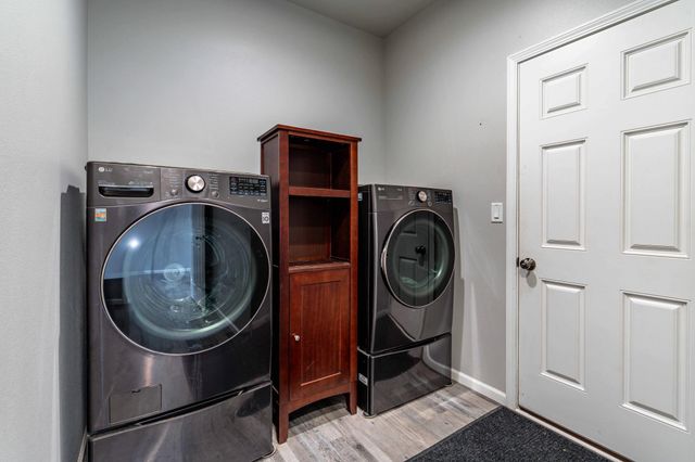 1052 50th Avenue W, West Fargo, ND 58078