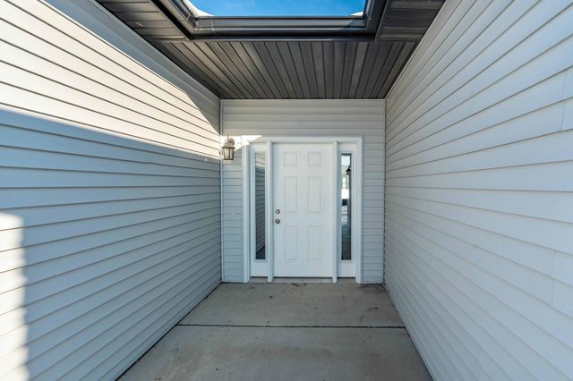 1052 50th Avenue W, West Fargo, ND 58078