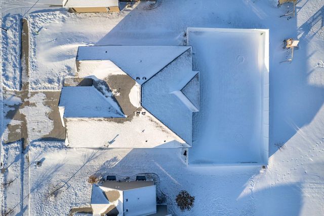 1052 50th Avenue W, West Fargo, ND 58078