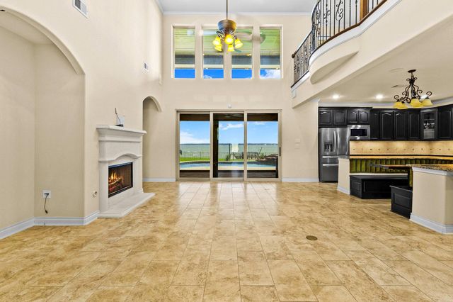 127 Bridgewater, Onalaska, TX 77360