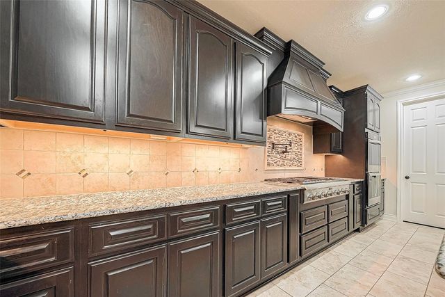 127 Bridgewater, Onalaska, TX 77360