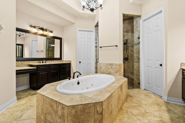127 Bridgewater, Onalaska, TX 77360