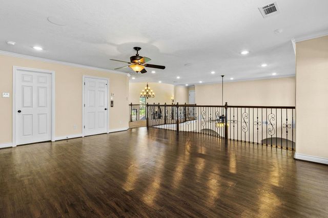 127 Bridgewater, Onalaska, TX 77360