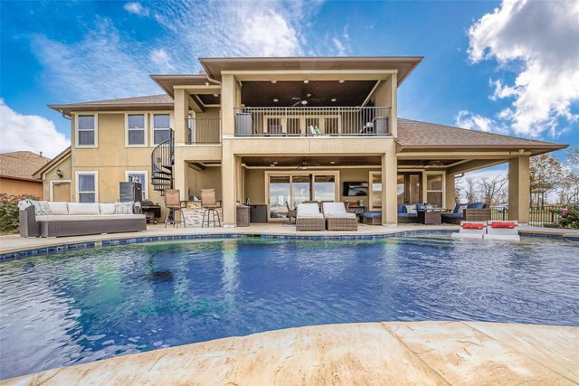 127 Bridgewater, Onalaska, TX 77360