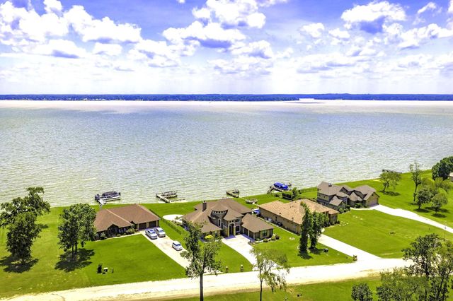 127 Bridgewater, Onalaska, TX 77360