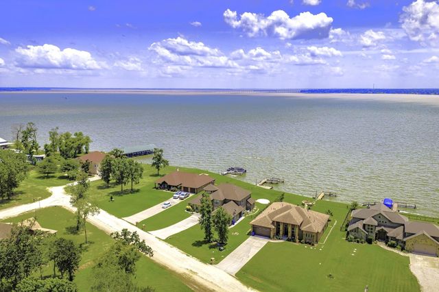 127 Bridgewater, Onalaska, TX 77360