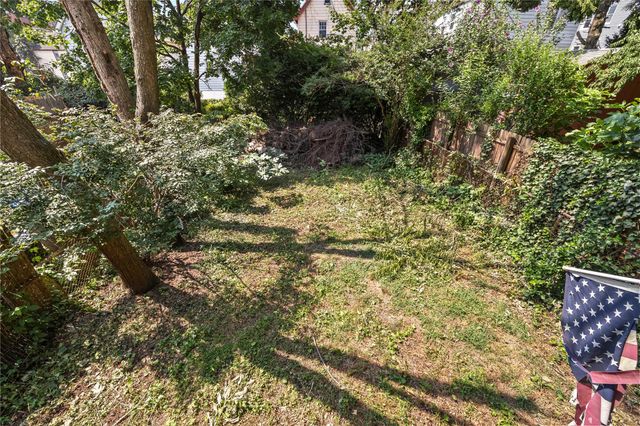 42 Edgewood Avenue, Yonkers, NY 10704