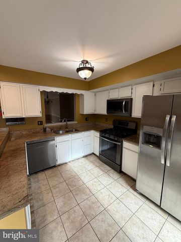 4221 DEVONWOOD WAY, Woodbridge, VA 22192