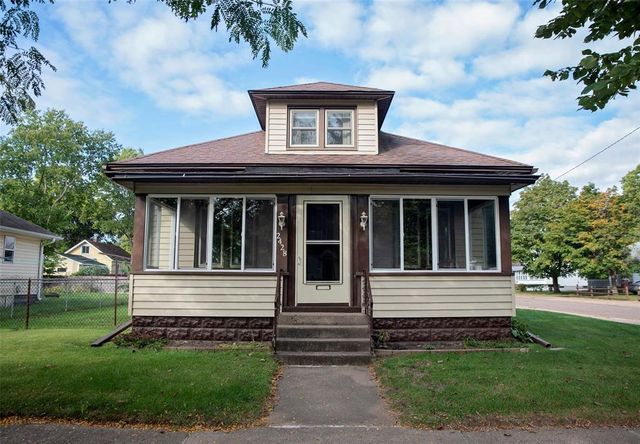 2428 4th Street, Eau Claire, WI 54703