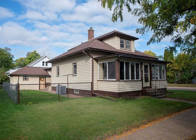 2428 4th Street, Eau Claire, WI 54703