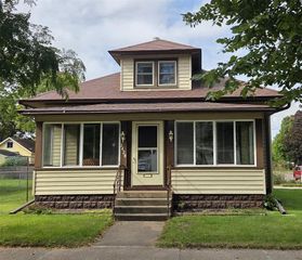 2428 4th Street, Eau Claire, WI 54703