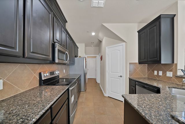 1946 Sherburne Street, Lewisville, TX 75067