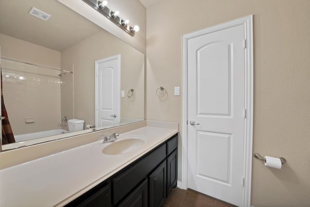 1946 Sherburne Street, Lewisville, TX 75067