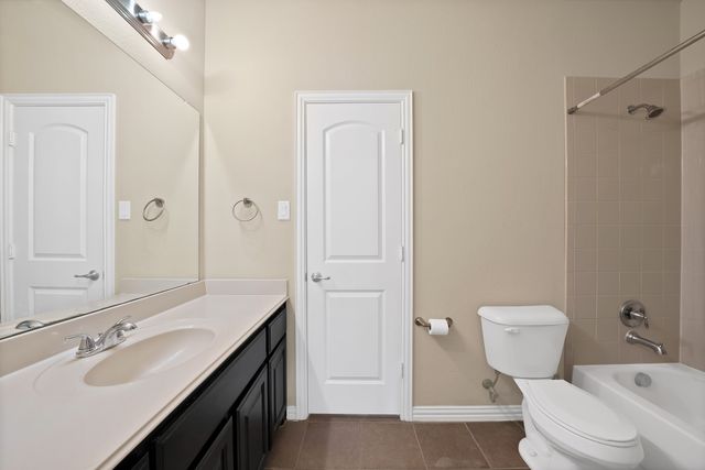 1946 Sherburne Street, Lewisville, TX 75067