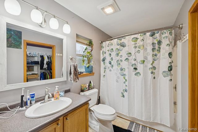 4599 Wheeler Road, Fowlerville, MI 48836