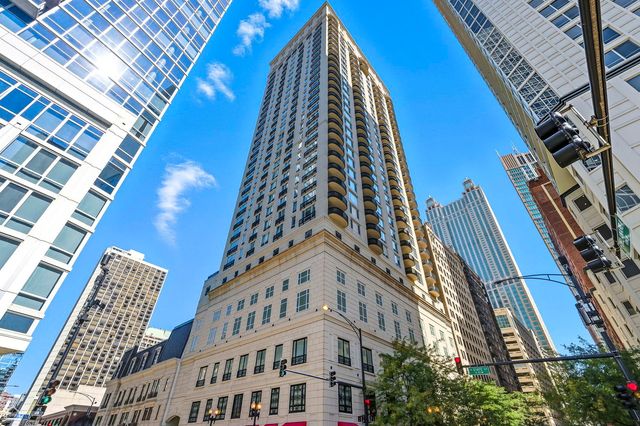 10 E Delaware Place 21D, Chicago, IL 60611
