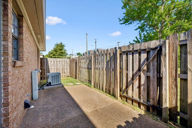 101 Ellington Pl, Madison, TN 37115