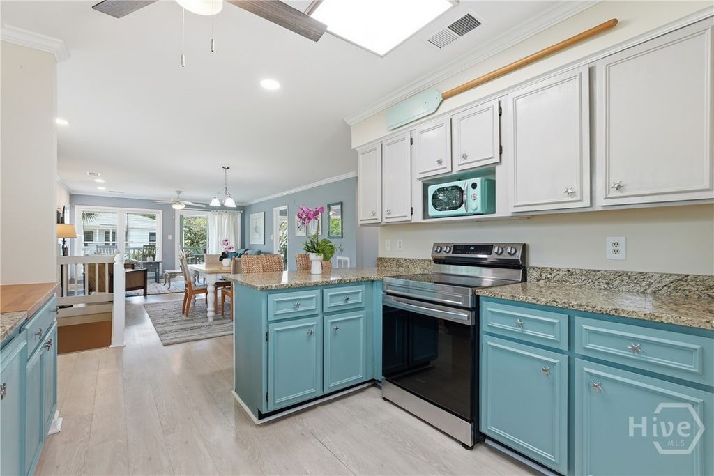 Image 18 of property listing at 6 Taylor Street, Tybee Island, GA 31328