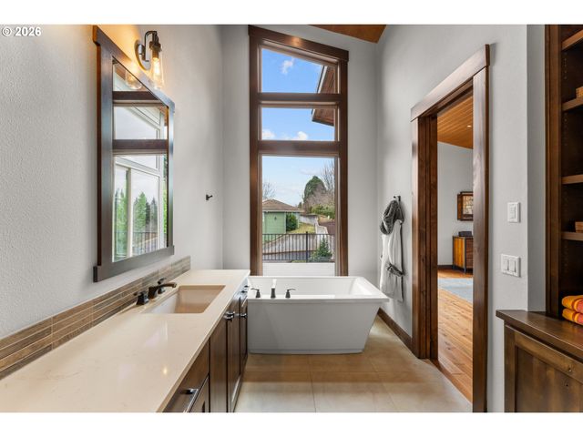 11963 Se DORSET Ln, Happy Valley, OR 97086