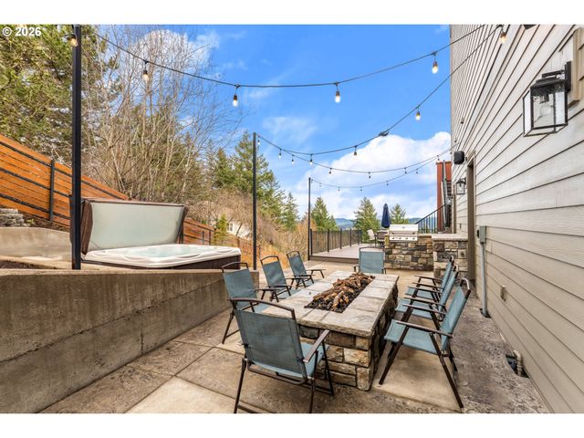 11963 Se DORSET Ln, Happy Valley, OR 97086