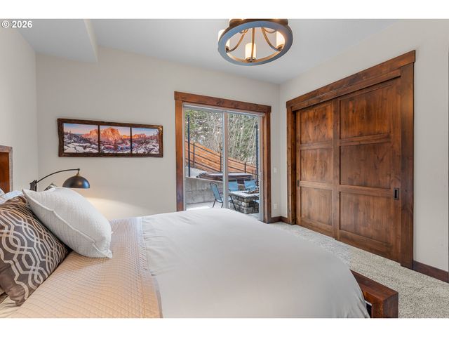 11963 Se DORSET Ln, Happy Valley, OR 97086