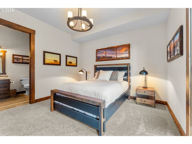 11963 Se DORSET Ln, Happy Valley, OR 97086