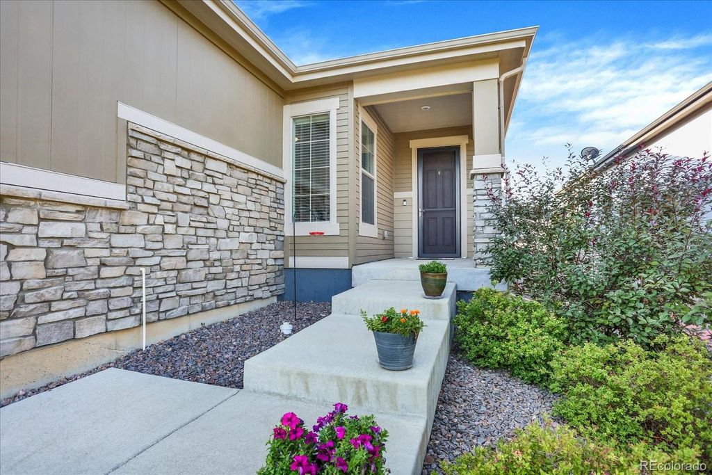 7810 Plateau Creek Lane, Littleton, CO 80125