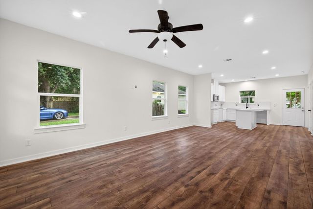 822 Ross Street, La Marque, TX 77568