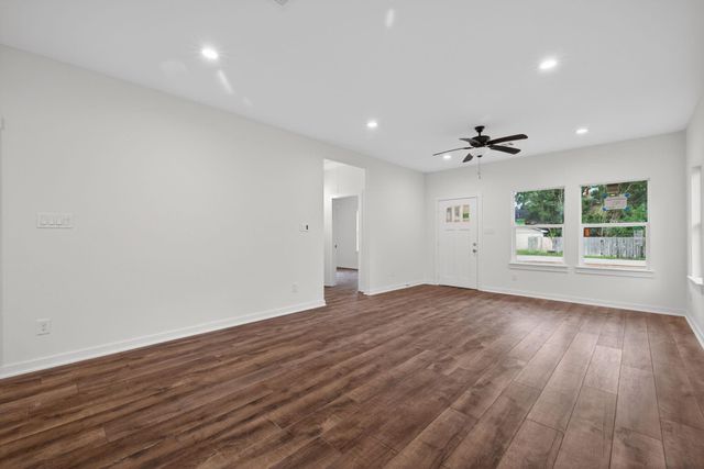822 Ross Street, La Marque, TX 77568