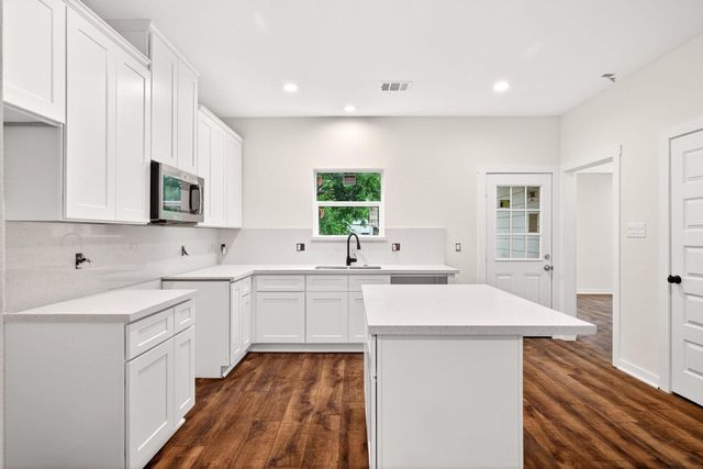 822 Ross Street, La Marque, TX 77568
