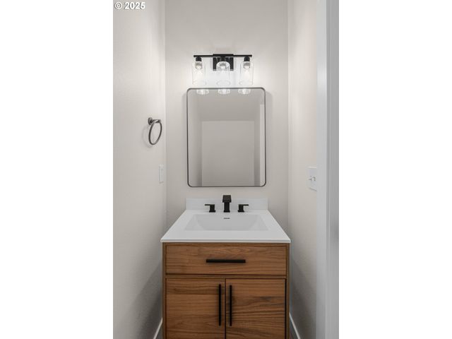 7544 Ne CATHERINE Ct, Hillsboro, OR 97124