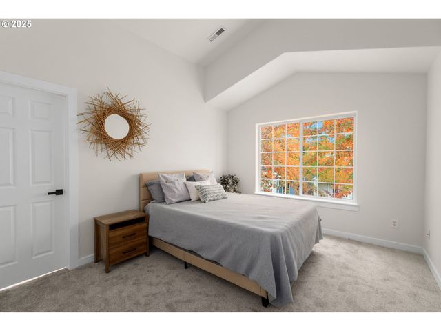 7544 Ne CATHERINE Ct, Hillsboro, OR 97124