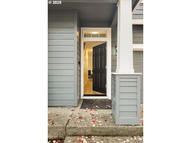 7544 Ne CATHERINE Ct, Hillsboro, OR 97124