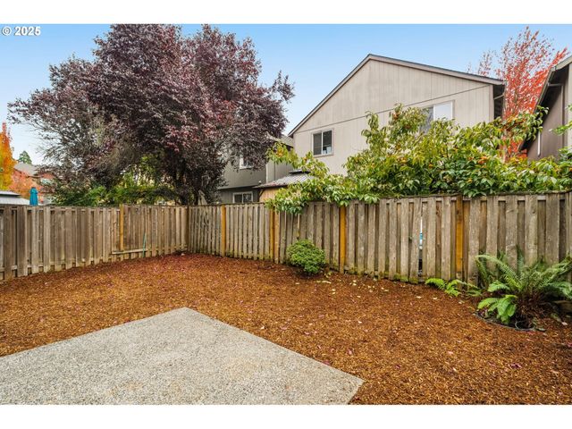 7544 Ne CATHERINE Ct, Hillsboro, OR 97124