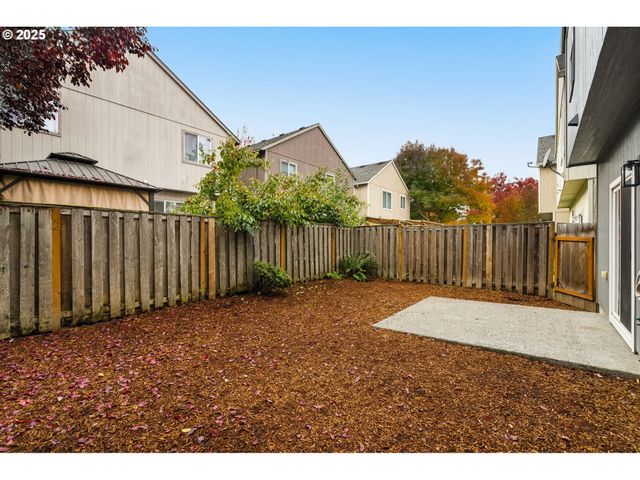 7544 Ne CATHERINE Ct, Hillsboro, OR 97124