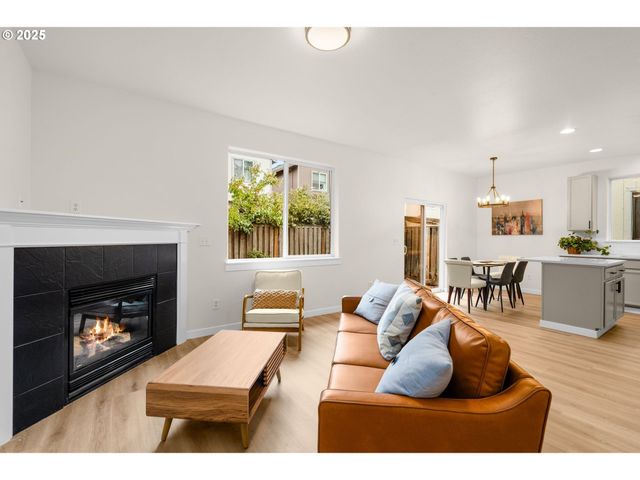 7544 Ne CATHERINE Ct, Hillsboro, OR 97124