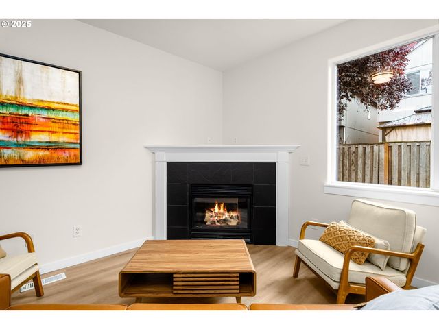 7544 Ne CATHERINE Ct, Hillsboro, OR 97124