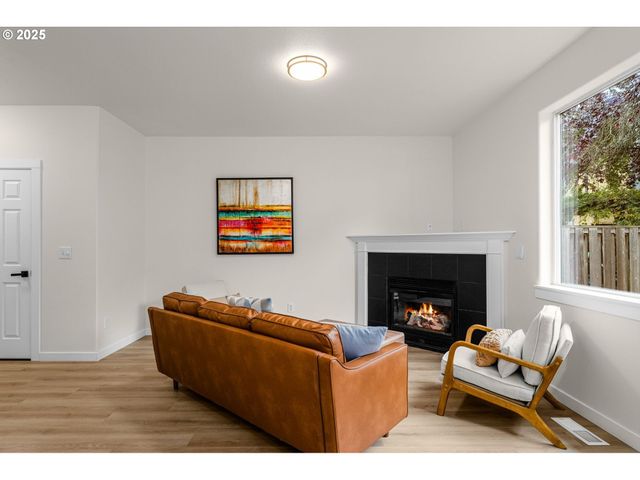 7544 Ne CATHERINE Ct, Hillsboro, OR 97124