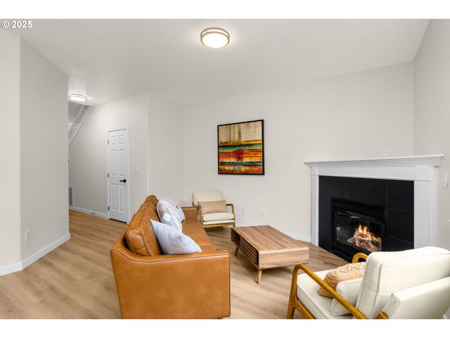 7544 Ne CATHERINE Ct, Hillsboro, OR 97124