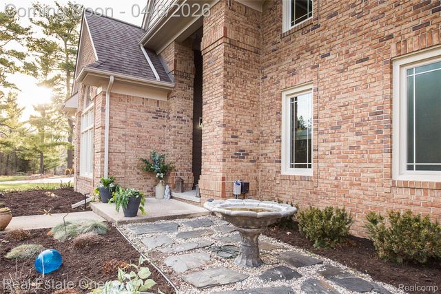 5350 Hidden Pines Drive, Genoa Township, MI 48116