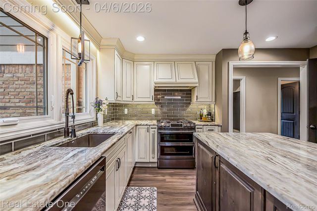 5350 Hidden Pines Drive, Genoa Township, MI 48116