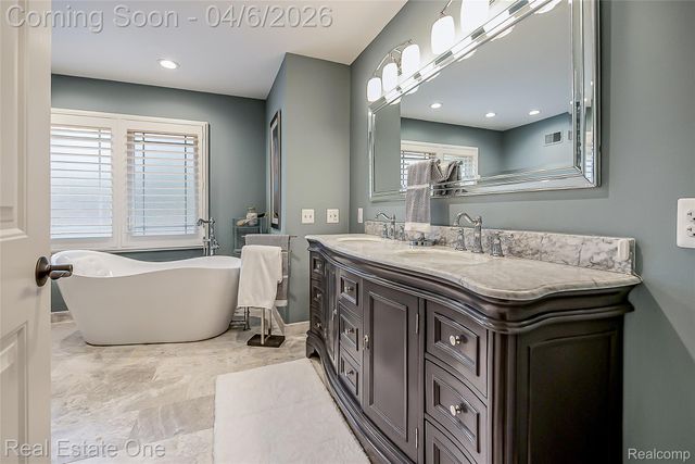 5350 Hidden Pines Drive, Genoa Township, MI 48116