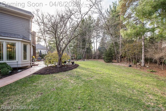 5350 Hidden Pines Drive, Genoa Township, MI 48116