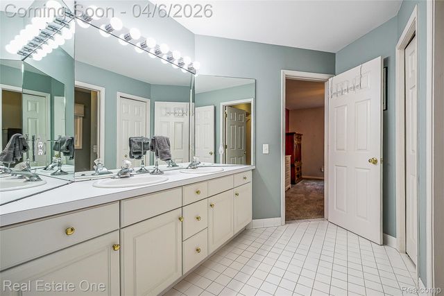 5350 Hidden Pines Drive, Genoa Township, MI 48116