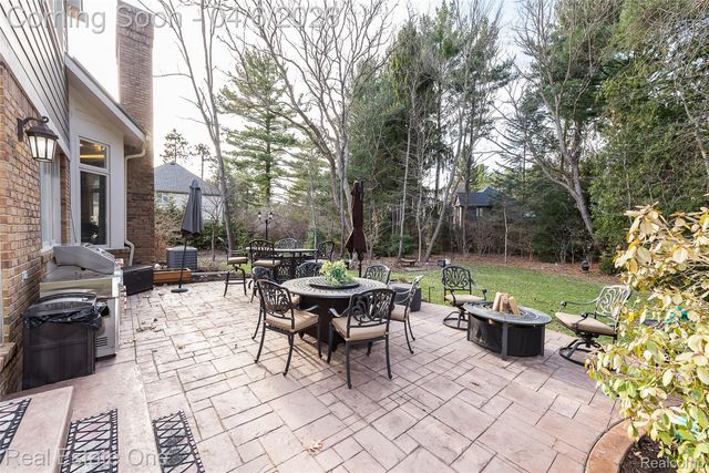 5350 Hidden Pines Drive, Genoa Township, MI 48116