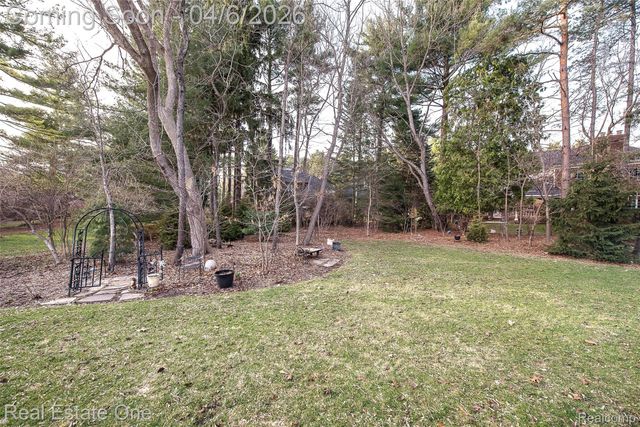5350 Hidden Pines Drive, Genoa Township, MI 48116